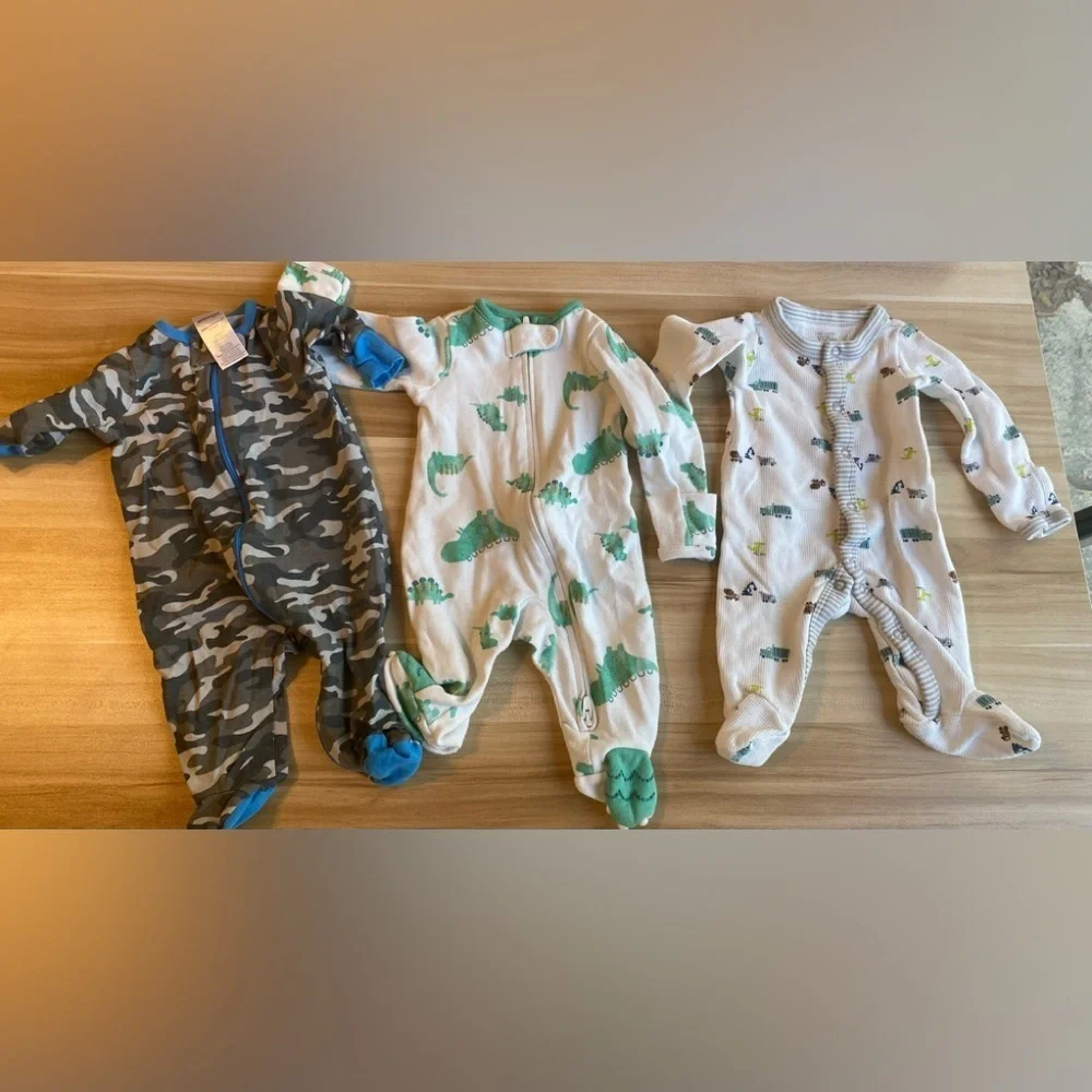 Set lot bundle 3 baby boy sleeper onsie newborn infant camo dinosaur trucks